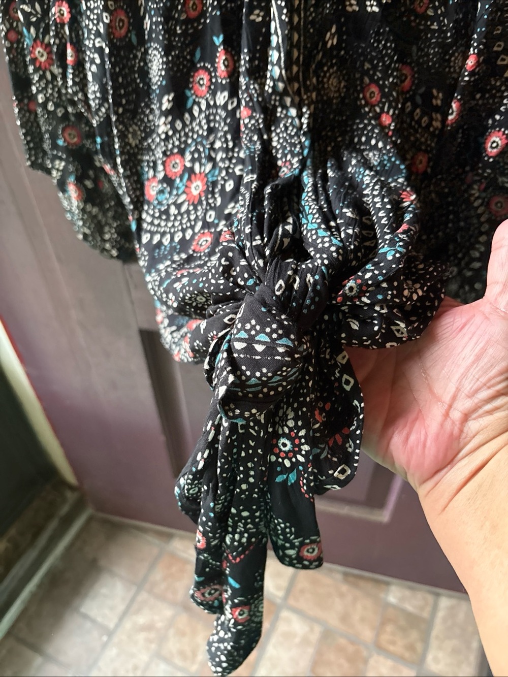 Boho Black Floral-Print V-Neck Tie-Hem Tunic - Picture 3 of 5